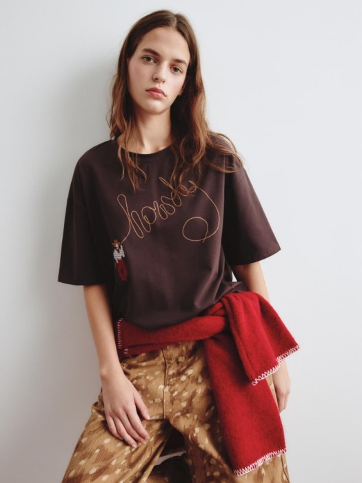 футболка с принтом и вышивкой из линейки  young от 16 до 18 лет с изнаночной стороны