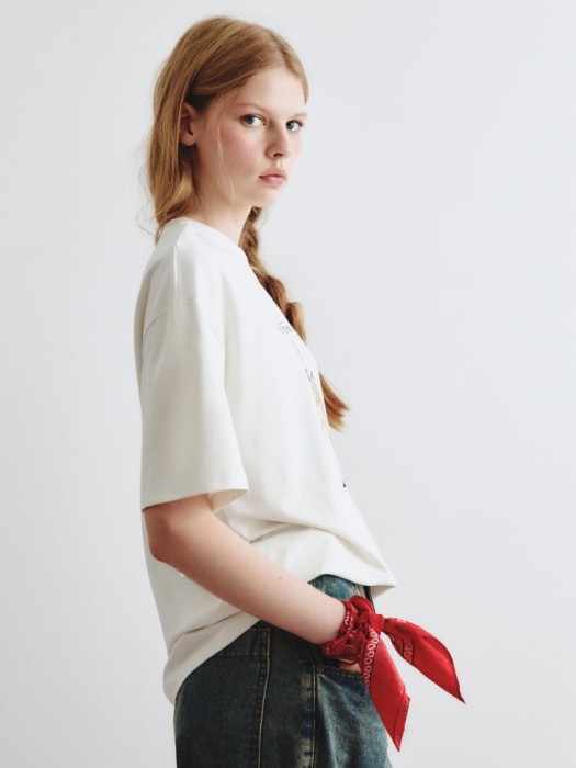 футболка с принтом и вышивкой из линейки  young по цене 1499 руб вид справа