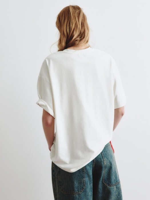 футболка с принтом и вышивкой из линейки  young из россии вид сбоку