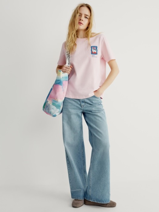 футболка с принтом из коллекции art people с адель левитовой от бренда sela вид слева