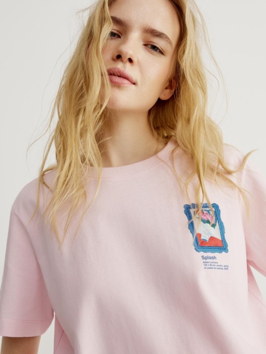 футболка с принтом из коллекции art people с адель левитовой из россии вид сбоку