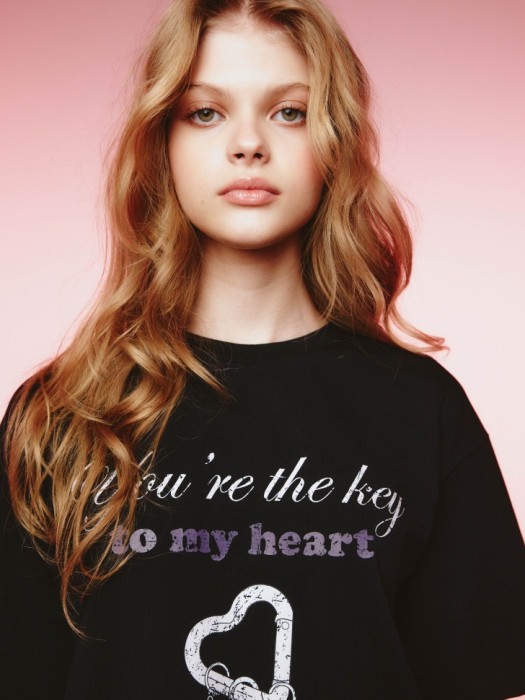 футболка с принтом из коллекции  young x смешарики по цене 1599 руб вид справа