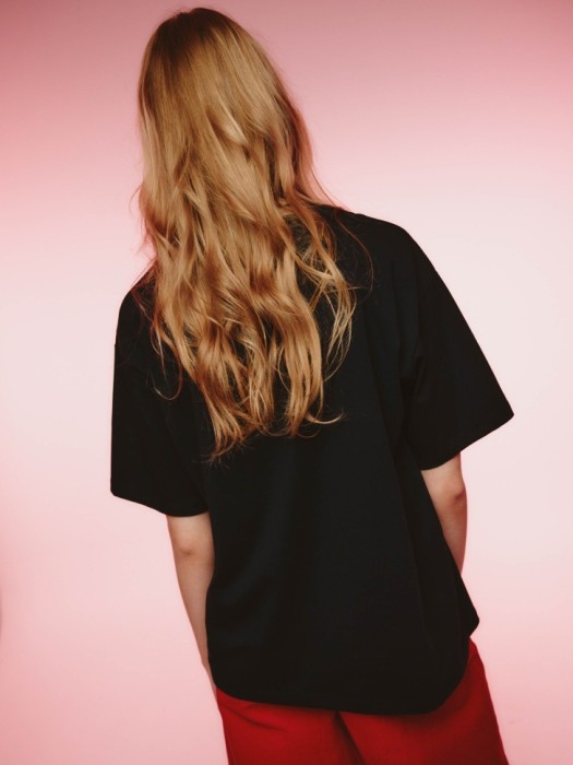 футболка с принтом из коллекции  young x смешарики из россии вид сбоку