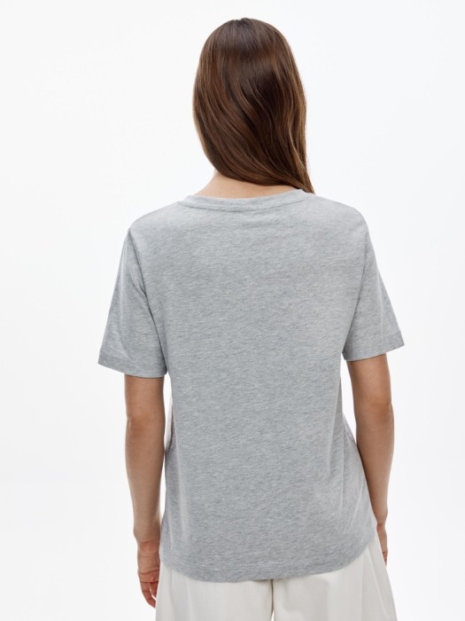 футболка с треугольным вырезом из россии вид сбоку