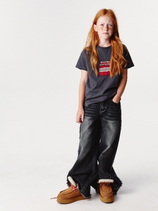 футболка с вышивкой для девочек от бренда sela вид слева