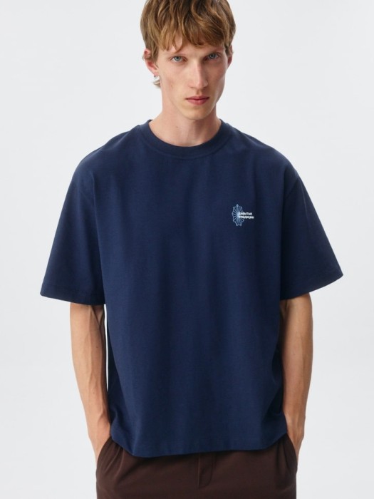 футболка свободного кроя с принтом от бренда sela вид слева