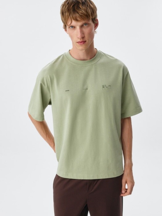 футболка свободного кроя с принтом от бренда sela вид слева