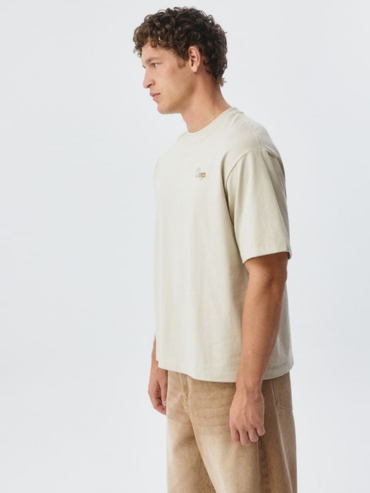 футболка свободного кроя с принтом по цене 999 руб вид справа