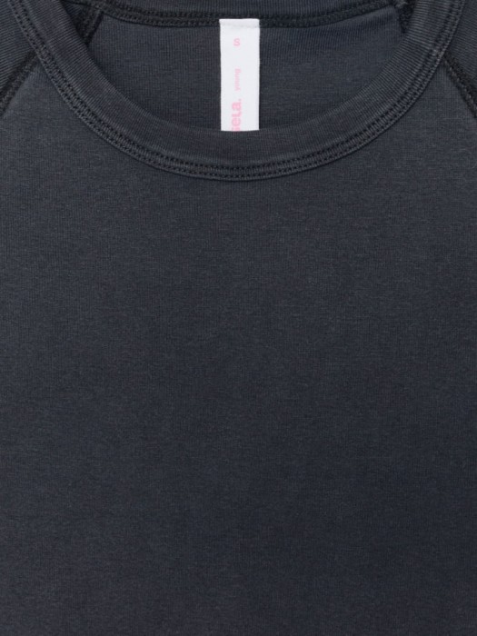 футболка-топ с укороченным рукавом из линейки  young из хлопка спереди