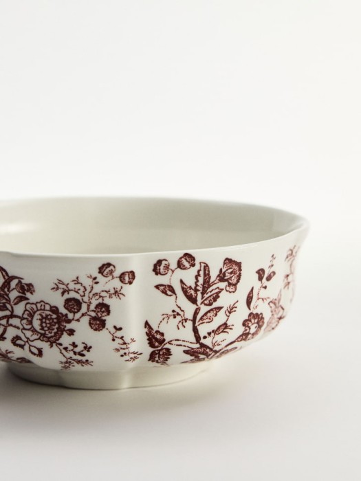 глубокая тарелка из фарфора с цветочным узором от бренда sela вид слева