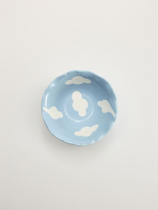 глубокая тарелка из фарфора от бренда sela вид слева