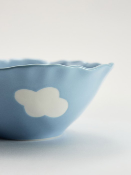 глубокая тарелка из фарфора из россии вид сбоку