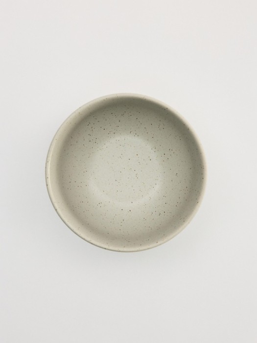 глубокая тарелка из керамики от бренда sela вид слева