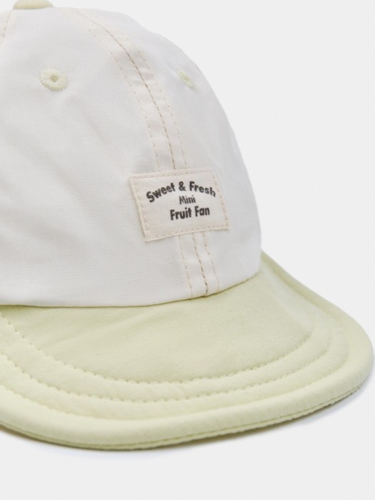 хлопковая бейсболка с патчем для малышей от бренда sela вид слева