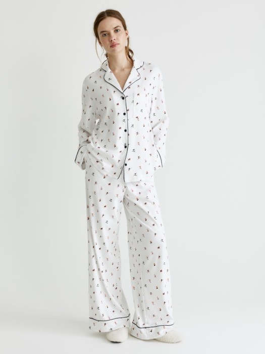 хлопковая пижама с принтом от бренда sela вид слева