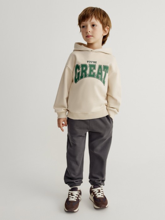 худи оверсайз с принтом для мальчиков от бренда sela вид слева
