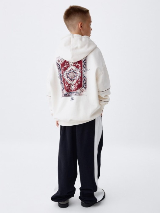 худи оверсайз с вышивкой и принтом детское от бренда sela вид слева