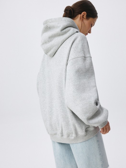 худи оверсайз с вышивкой по цене 2699 руб вид справа