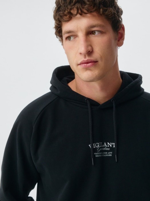 худи oversize fit с принтом из россии вид сбоку