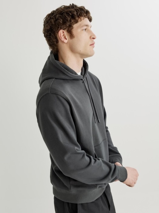 худи прямого кроя из футера из россии вид сбоку