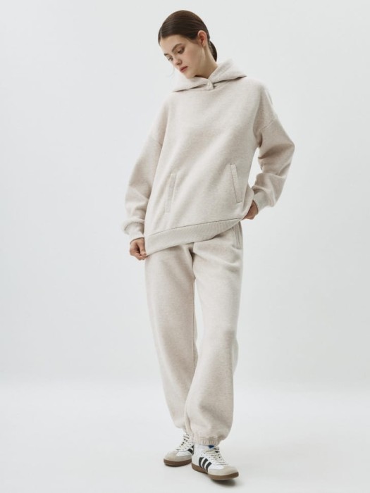 худи с капюшоном на кнопках от бренда sela вид слева