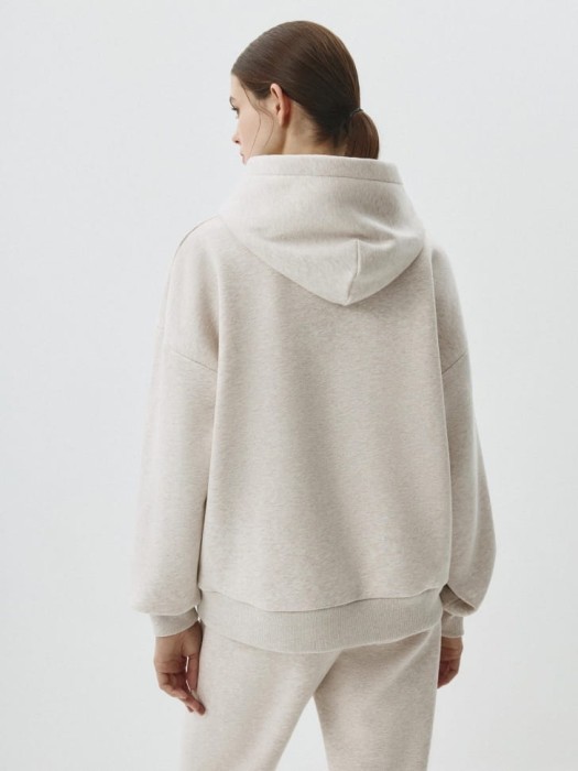 худи с капюшоном на кнопках из россии вид сбоку