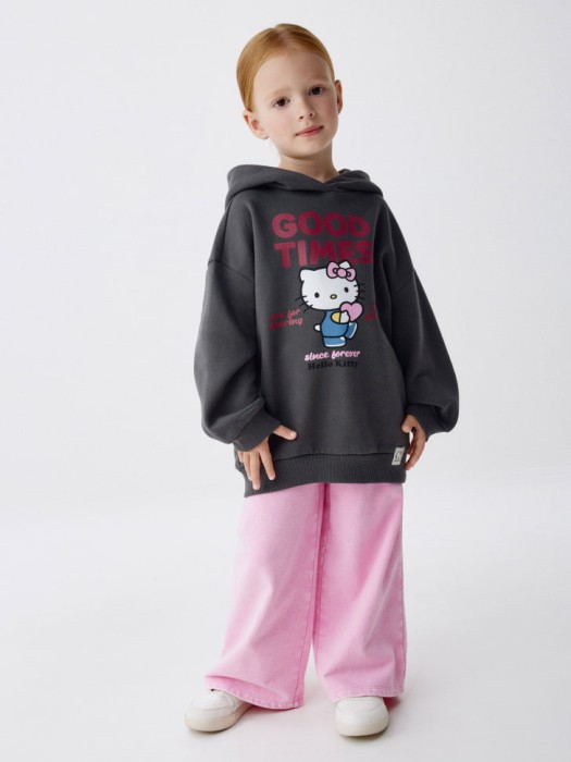 худи с принтом hello kitty для девочек от бренда sela вид слева