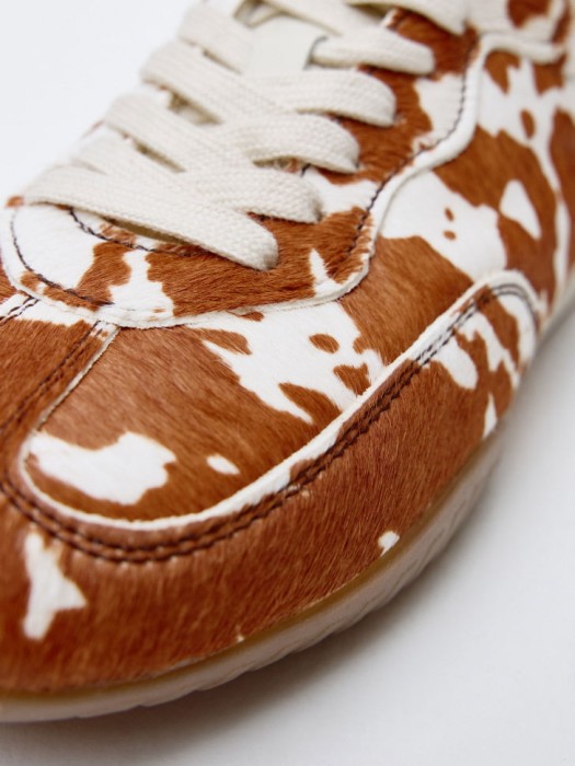 кеды из меха пони и замши для взрослого возраста с изнаночной стороны