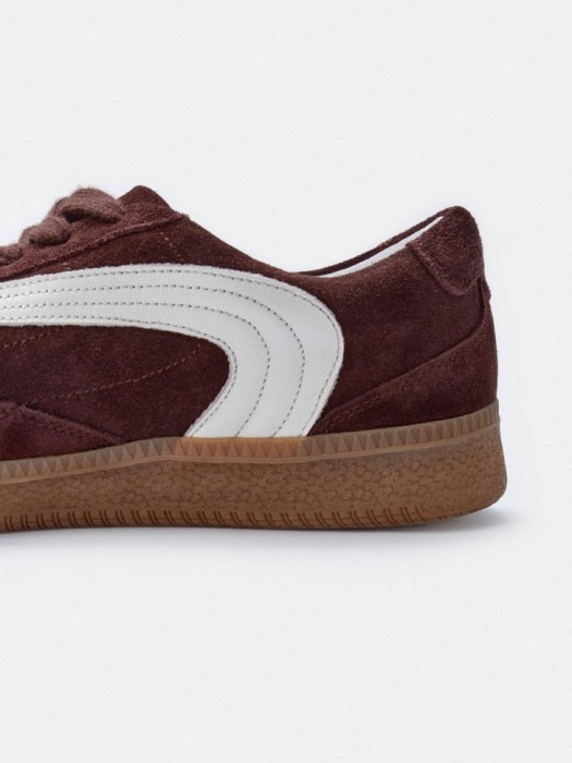 кеды из натуральной замши по цене 6999 руб вид справа