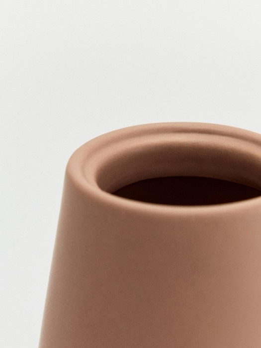 керамическая банка с крышкой для хранения от бренда sela вид слева