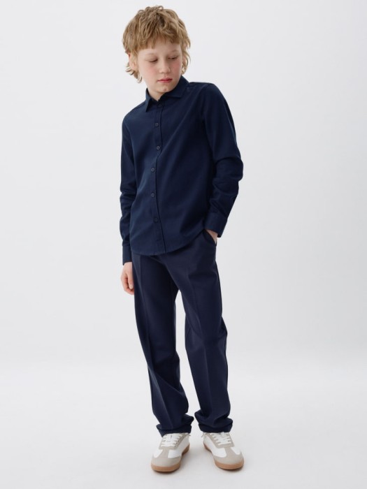 классические зауженные брюки для мальчиков от бренда sela вид слева