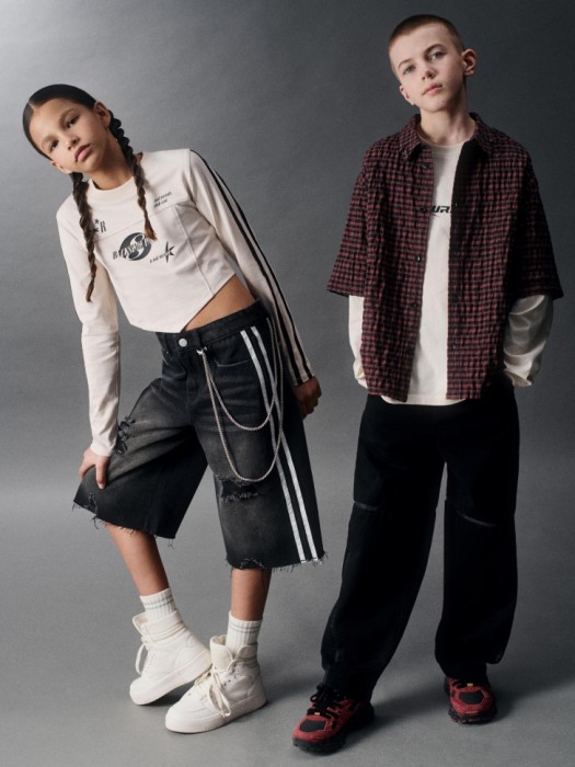 клетчатая рубашка с пирсингом на воротнике для мальчиков от бренда sela вид слева