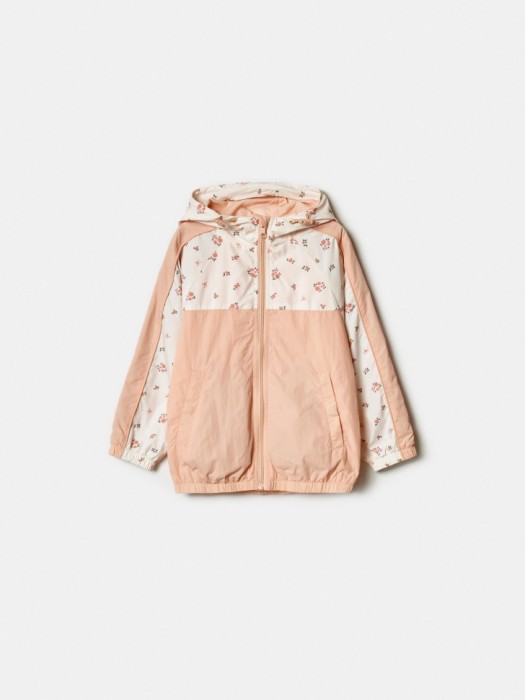 комбинированная ветровка с капюшоном для девочек по цене 2499 руб вид справа