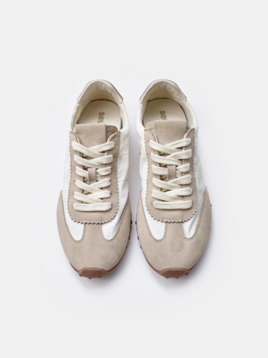 комбинированные кеды из натуральной замши, кожи и текстиля из хлопка спереди