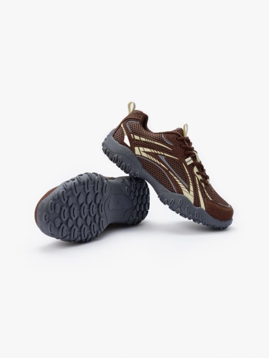 комбинированные кроссовки для девочек универсального стиля с лицевой стороны