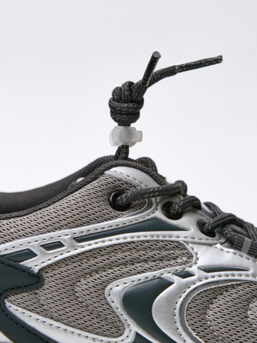 комбинированные кроссовки для мальчиков по цене 3599 руб вид справа