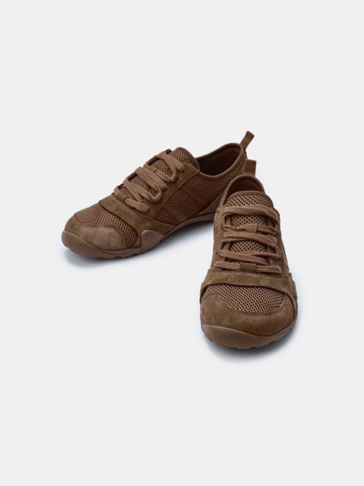 комбинированные кроссовки из натуральной замши и текстиля из россии вид сбоку