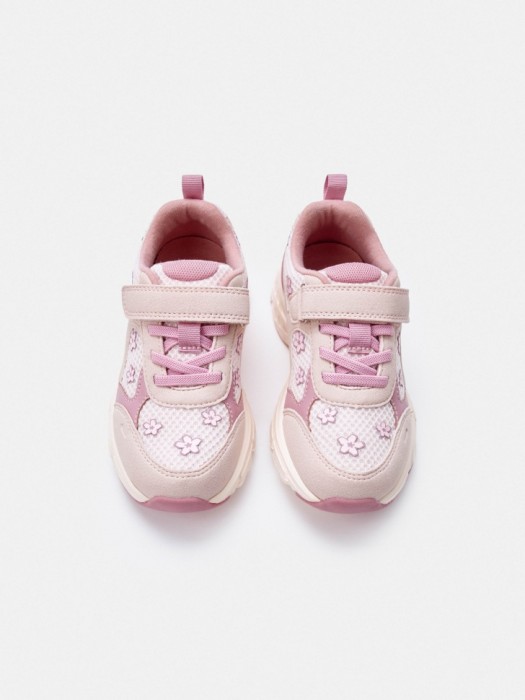 комбинированные кроссовки с декором для девочек из россии вид сбоку