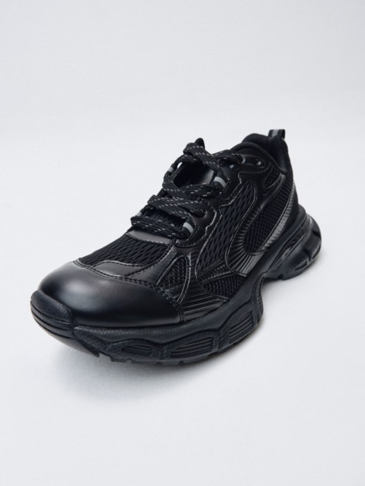 комбинированные кроссовки по цене 2699 руб вид справа