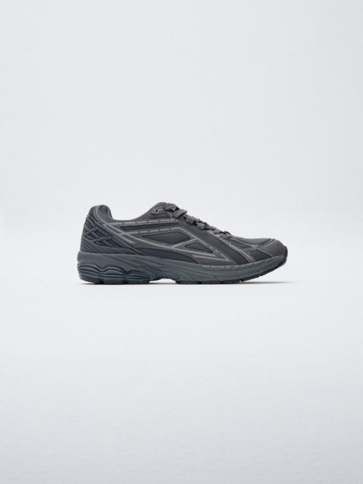 комбинированные кроссовки по цене 5999 руб вид справа