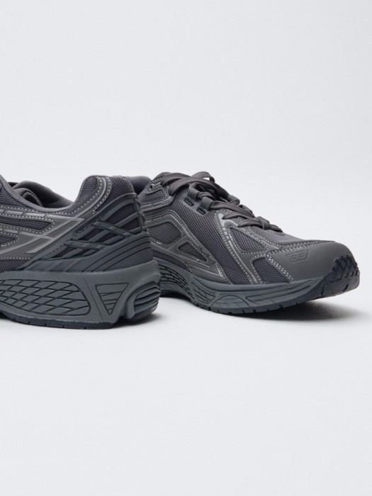 комбинированные кроссовки из россии вид сбоку