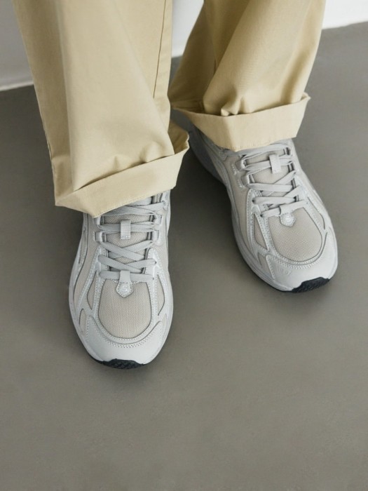 комбинированные кроссовки по цене 5999 руб вид справа