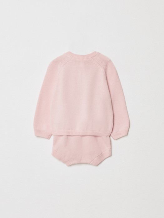 комплект из джемпера и шорт для малышей из россии вид сбоку