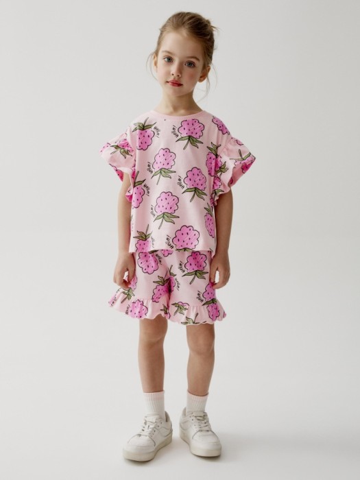 комплект из футболки и шорт для девочек от бренда sela вид слева