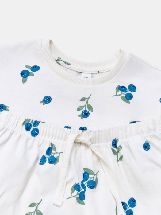 комплект из футболки и шорт для девочек из россии вид сбоку