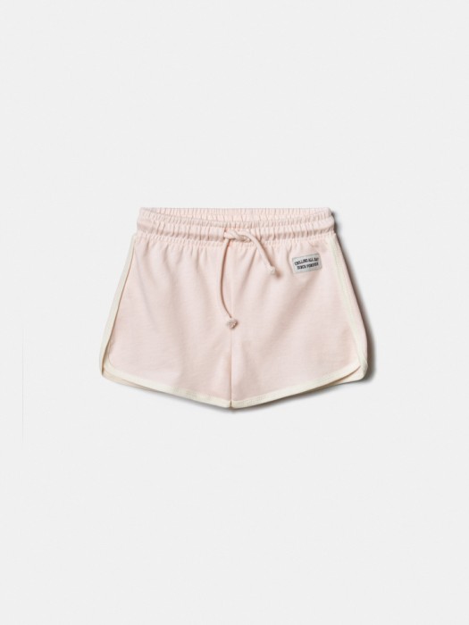 комплект из футболки и шорт для девочек из россии вид сбоку