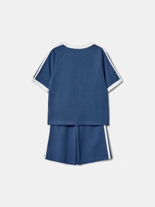 комплект из футболки и шорт для мальчиков из хлопка спереди