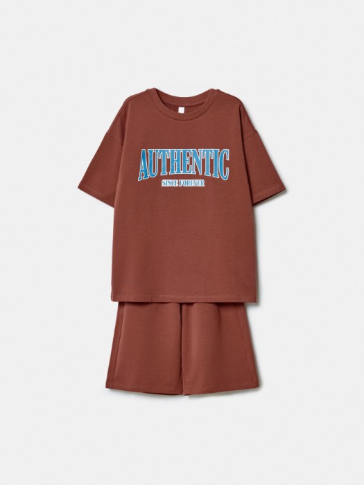 комплект из футболки и шорт для мальчиков 4610517743169 фотография