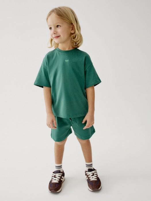 комплект из футболки и шорт для мальчиков 4610517617385 фотография