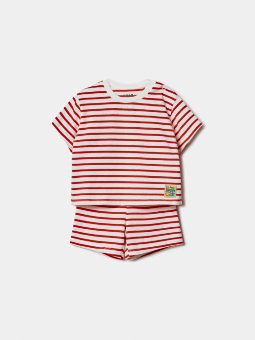 комплект из футболки и шорт в полоску для малышей от бренда sela вид слева